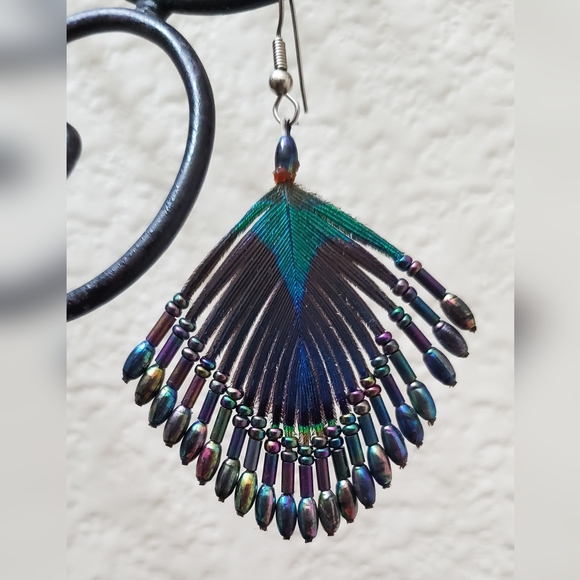 Vintage Peacock feather beaded dangle earrings 2 1/4" long, 2" wide. - Picture 3 of 9